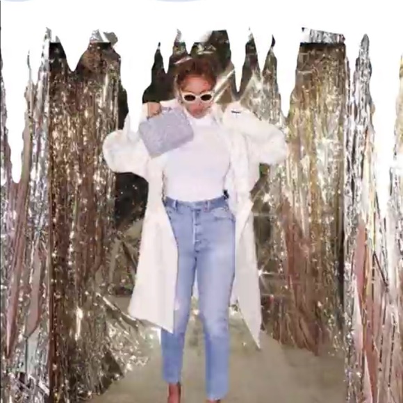 Meet your Posher, Amy - Picture 1 of 1